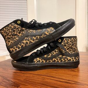 NWT Vans Sk8-Hi Deco - Cher Strauberry Cheetahs